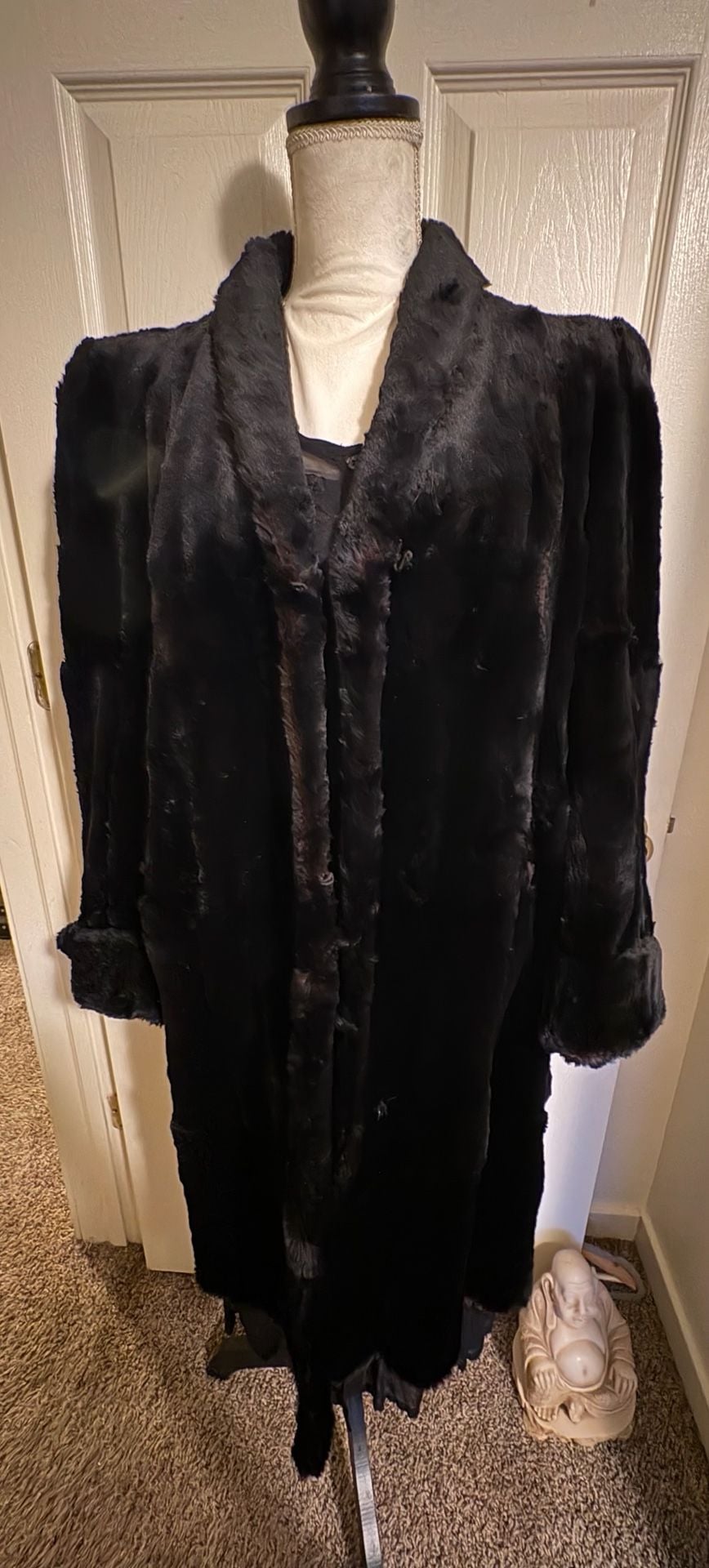 Vtg Canadian Fur Co. Real Fur Coat, Mobwife Aesthetic And Luxury Affordability.